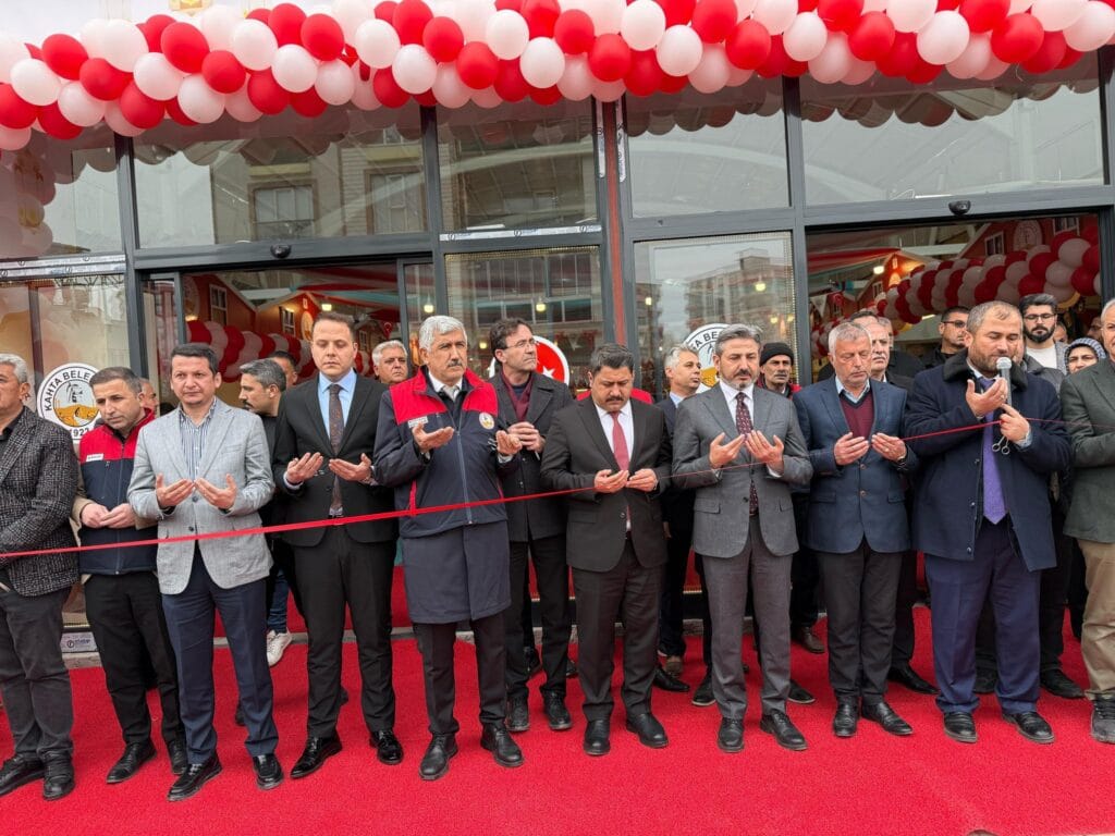 Kahta’da Ramazan Çarşısı Açıldı