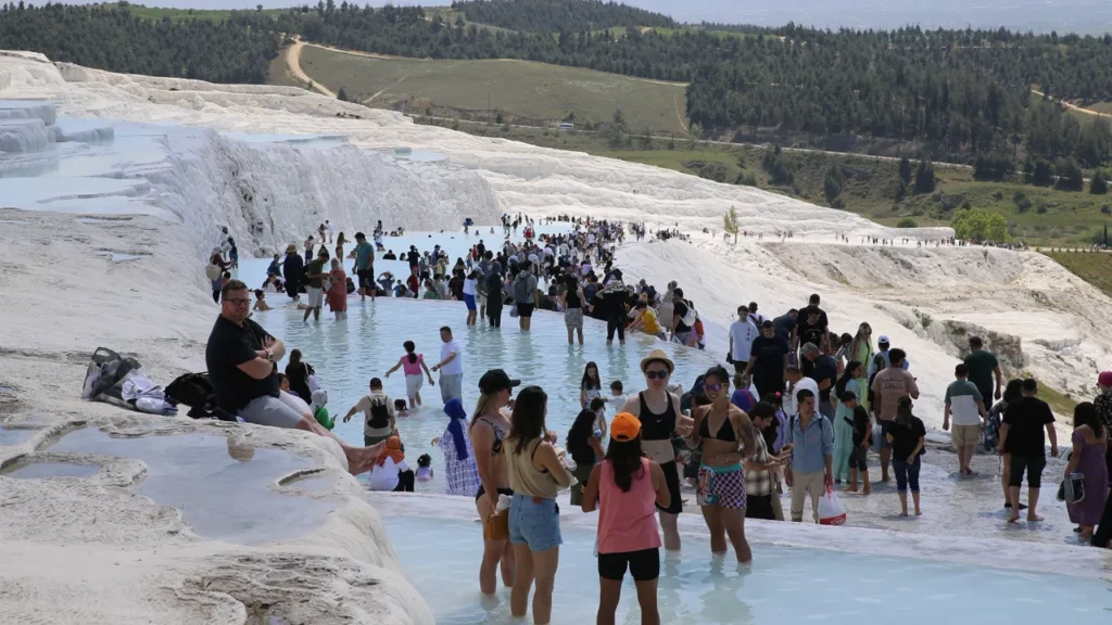 Bayram tatilinde Pamukkale’ye ziyaretçi akını – Birlik Haber Ajansı