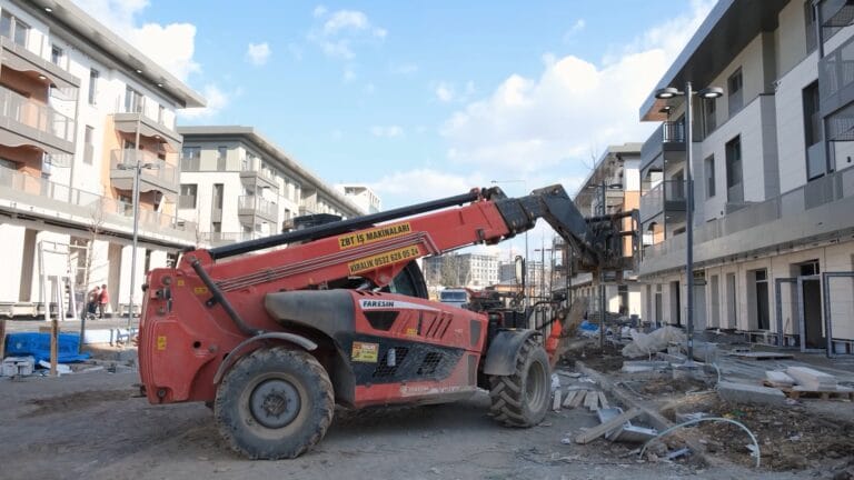 Kahramanmaraş ‘da 4 Bin İşçi Deprem Konutları İçin çalışıyor – Birlik Haber Ajansı