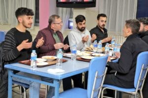 Kars Valisi Ziya Polat, iftarını KYK Erkek Öğrenci Yurdu’nda yaptı – Birlik Haber Ajansı