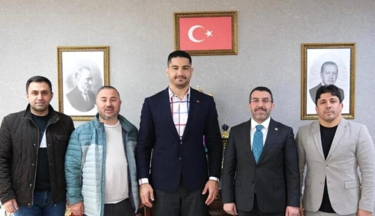 Kars Milletvekili Adem Çalkın, Türkiye Güreş Federasyonu Başkanı Taha Akgül’ü ziyaret etti – Birlik Haber Ajansı