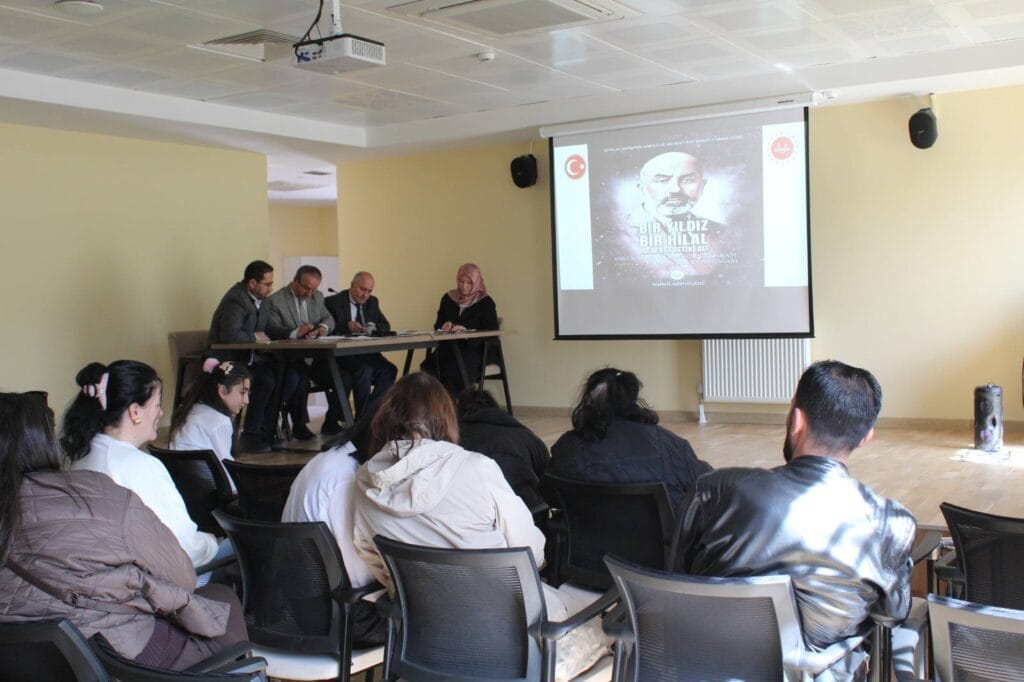 Kars’ta ortaokul öğrencileri arasında şiir yarışması düzenlendi – Birlik Haber Ajansı