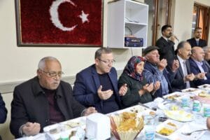 Kars Valisi Polat, Arpaçay’da şehit aileleri ve çocuklarla iftarda buluştu – Birlik Haber Ajansı