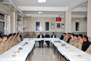 Kars Valisi Ziya Polat, Jandarma personeliyle iftarda bir araya geldi – Birlik Haber Ajansı