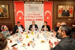 Vali Ziya Polat, muhtarlar ve kurum müdürleriyle iftar sofrasında buluştu – Birlik Haber Ajansı
