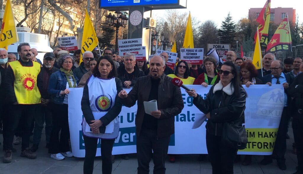 Eğitim Sen Başkanı Irmak: MEB, eğitimde laik ve bilimsel ilkelerden sapmamalı – Birlik Haber Ajansı