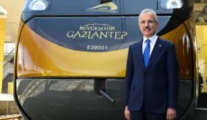 Gaziray’da kullanılacak ilk milli banliyö tren seti raylara çıktı – Birlik Haber Ajansı