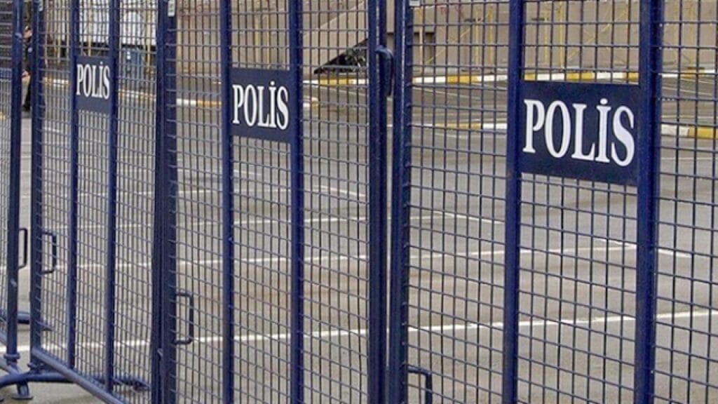 İzinsiz gösteride pankart taşıyan 3 kişiye 4 yıla kadar hapis talebi – Birlik Haber Ajansı