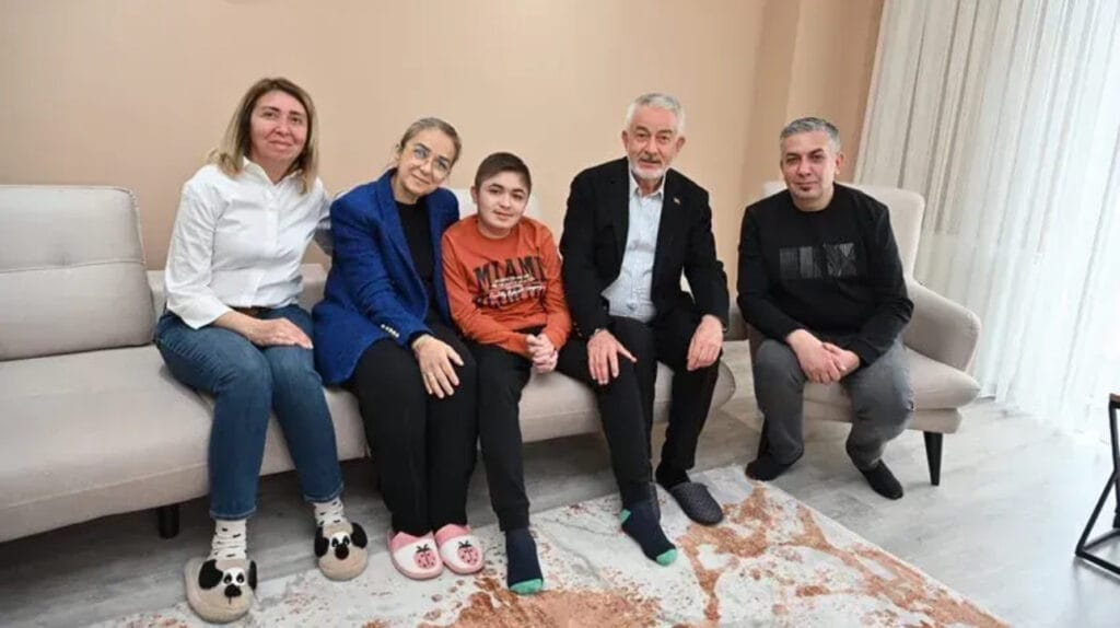 Isparta’da Başkan Başdeğirmen’in adını kullanıp Görkem Efe’ye destek isteyen dolandırıcılara dikkat – Birlik Haber Ajansı