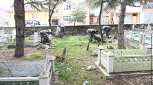 Isparta’da mezarlıklarda bayram temizliği – Birlik Haber Ajansı