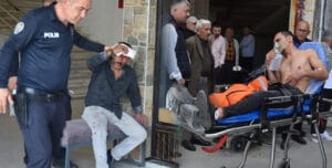 Serik’te baba ile oğlu kavgada birbirini yaraladı – Birlik Haber Ajansı