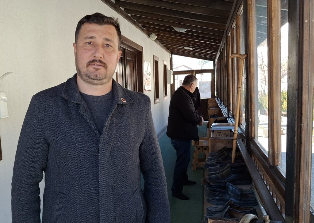 Beytepe Mahalle Muhtarı, mahallesinden ölenler için mevlit okuttu – Birlik Haber Ajansı