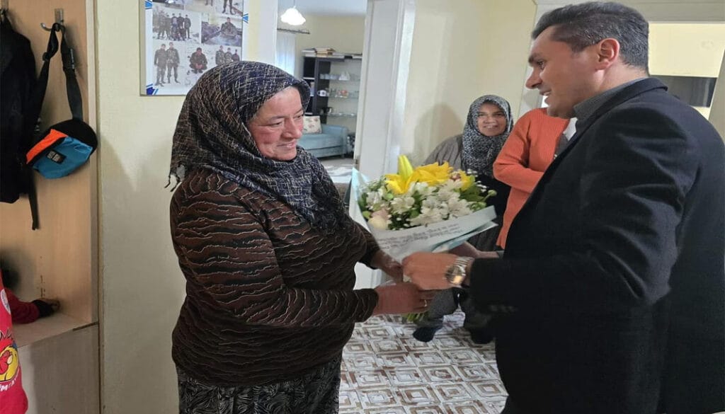 Kaş Kaymakamı, Kasaba Mahallesi’nde şehit ailesiyle iftarda buluştu – Birlik Haber Ajansı