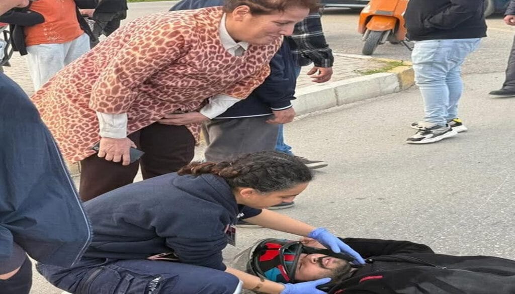 Serik’te trafik kazası: Yaralı sürücüye ilk müdahaleyi başhekim yardımcısı yaptı – Birlik Haber Ajansı