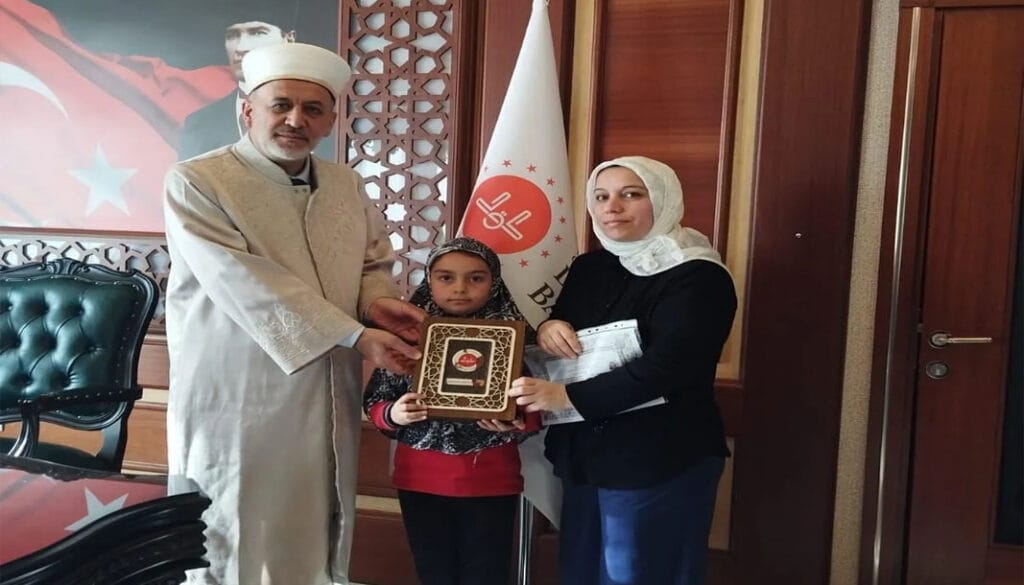 Slovakya vatandaşı Julia ve kızı Isparta’da müslüman oldu – Birlik Haber Ajansı