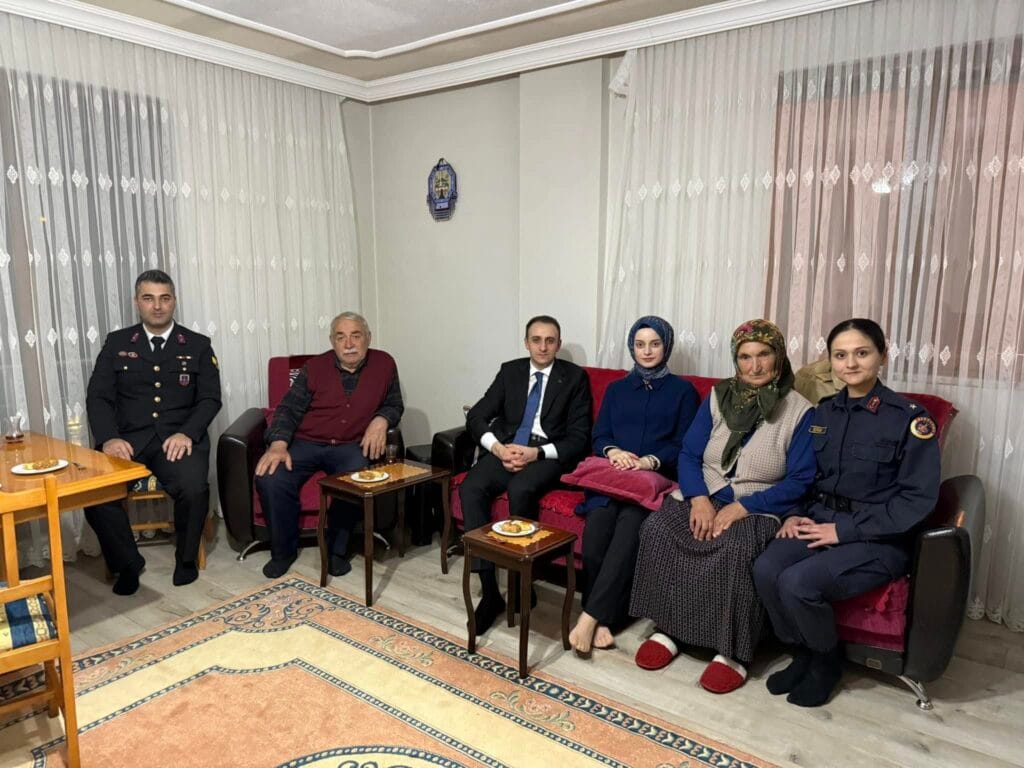 Kaymakam Memiş, şehit ailesinin iftarına katılım sağladı – Birlik Haber Ajansı