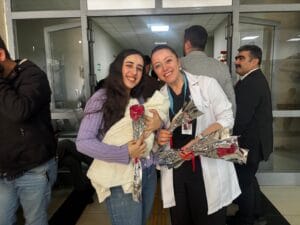 Silopi Devlet Hastanesi’nde ’14 Mart Tıp Bayramı’ dolayısıyla karanfil dağıtıldı – Birlik Haber Ajansı