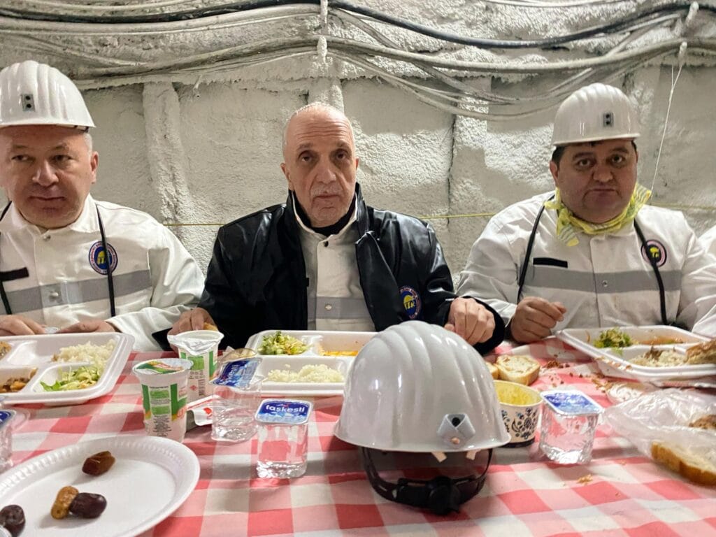 Ergün Atalay, madencilerin iftar sofrasına konuk oldu – Birlik Haber Ajansı