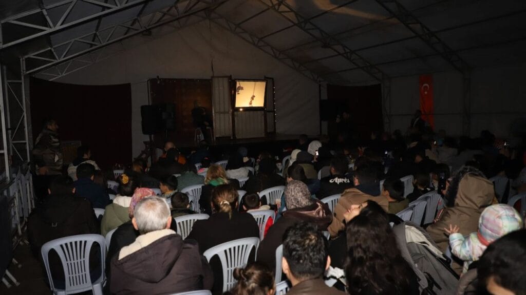 Turhal’da Ramazan çadırında Hacivat-Karagöz şöleni