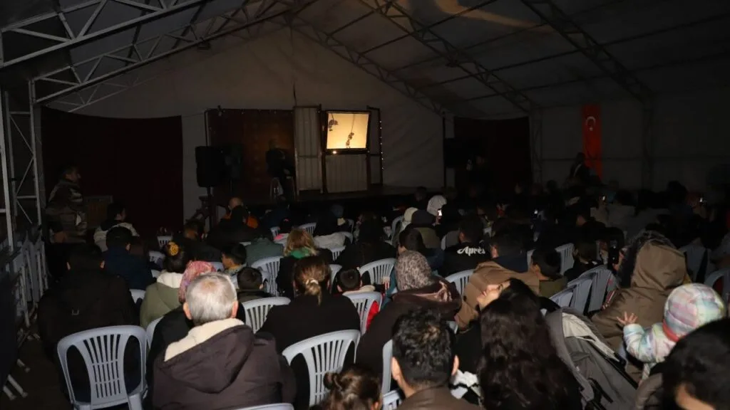 Turhal’da Ramazan çadırında Hacivat-Karagöz şöleni