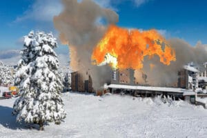 Bursa Uludağ’daki kapatılan otelde sabah saatlerinde yangın çıktı: 2 can kaybı 4 yaralı – Birlik Haber Ajansı