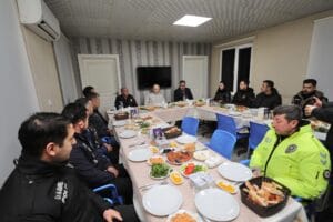 Vali Kumbuzoğlu, emniyet güçleriyle sahurda buluştu – Birlik Haber Ajansı