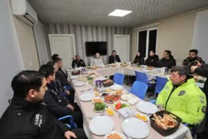 Vali Kumbuzoğlu, emniyet güçleriyle sahurda buluştu – Birlik Haber Ajansı