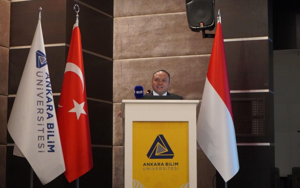 Ankara Bilim Üniversitesi’nde ders: Endonezya Büyükelçisi Purnama Türkiye-Endonezya ilişkilerini anlattı – Birlik Haber Ajansı