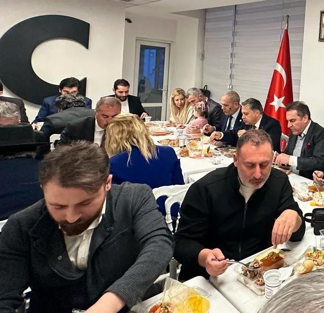 Ankaralı gazeteciler geleneksel KGK iftarında buluştu – Birlik Haber Ajansı