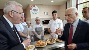 Ustalıkla yoğrulan bir gelenek: Mehmet Haberal’ın elinden Başkent Simidi – Birlik Haber Ajansı