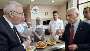 Ustalıkla yoğrulan bir gelenek: Mehmet Haberal’ın elinden Başkent Simidi – Birlik Haber Ajansı