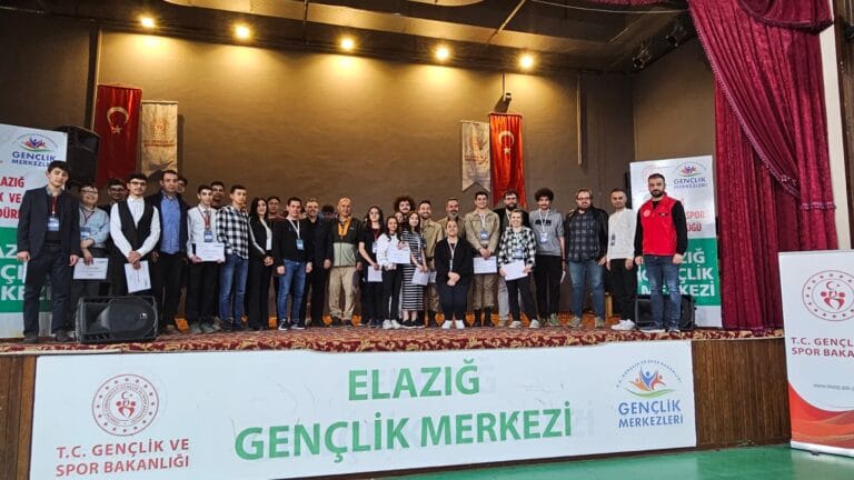 Elazığ Belediyesi sanat akademisi il birincisi oldu – Birlik Haber Ajansı