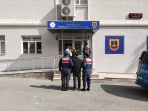 Artvin’de 3 düzensiz göçmen yakalandı – Birlik Haber Ajansı