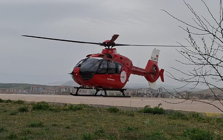 Kalp Krizi geçiren hastanın imdadına helikopter ambulans yetişti – Birlik Haber Ajansı