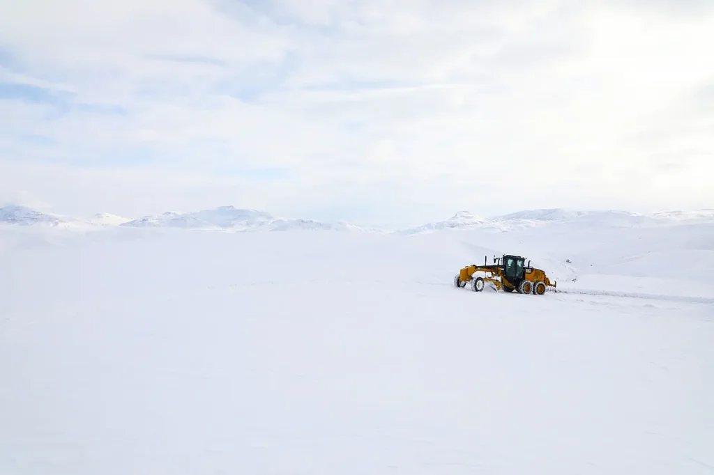 Nisan karı, Ağrı’nın köy yollarını kapattı – Birlik Haber Ajansı