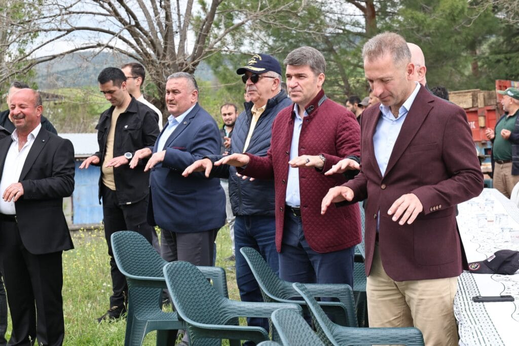 Amasya Valisi Önder Bakan, yağmur duasına katıldı – Birlik Haber Ajansı