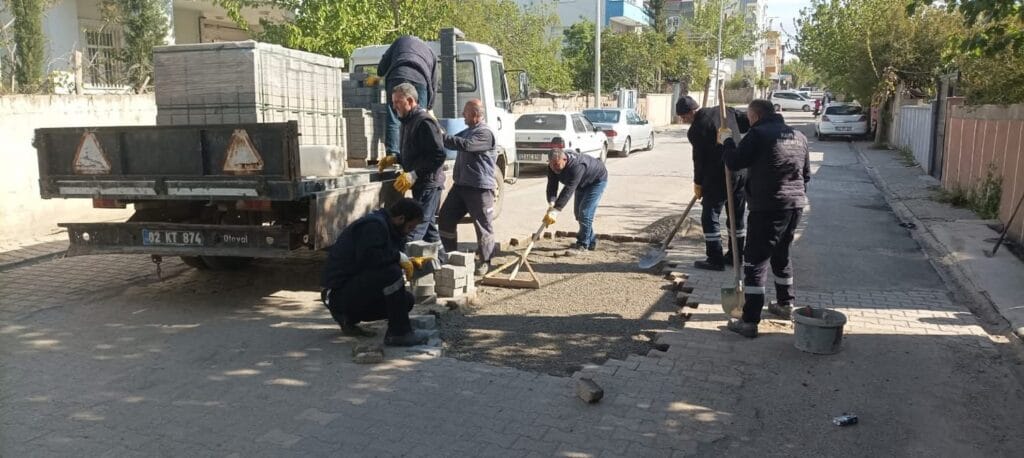 Kahta Belediyesi Yol Bakım Ve Onarım Çalışmalarına Devam Ediyor