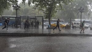 Ankara’da sağanak yağış hayatı felç etti: Meteoroloji 15 ili uyardı – Birlik Haber Ajansı