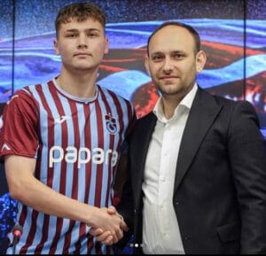 Trabzonspor U19 futbolcusu Esat Yiğit Alkurt, profesyonel sözleşme imzaladı – Birlik Haber Ajansı