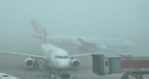 İstanbul’daki yoğun sis uçak seferlerini olumsuz etkiledi – Birlik Haber Ajansı