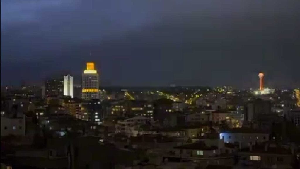 Ankara’da sağanak yağmur ve şimşek etkili oldu – Birlik Haber Ajansı