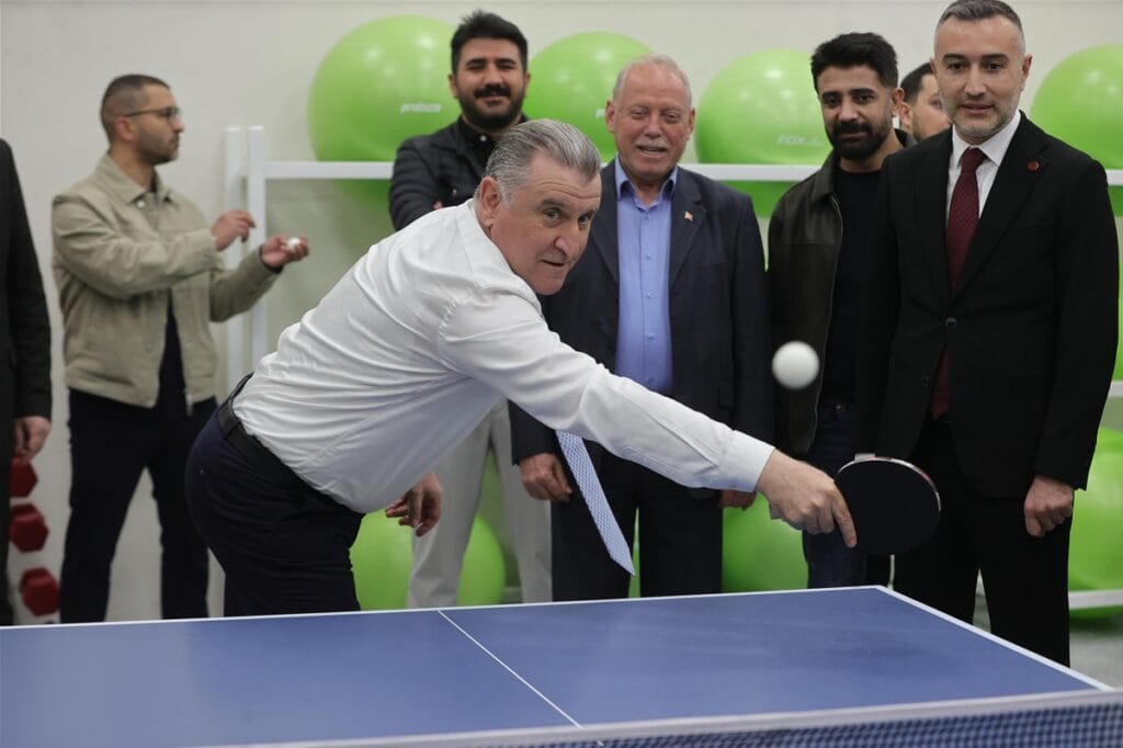 Bakan Bak, Zeytinburnu Spor Merkezi’nin açılışına katıldı – Birlik Haber Ajansı