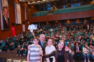 Bakan Dr. Osman Aşkın Bak, gençlerle buluştu – Birlik Haber Ajansı