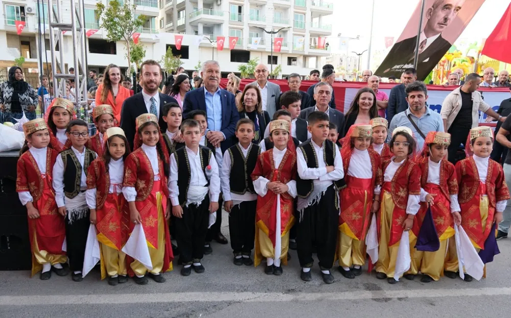 Ceyhan İsmet İnönü Kent Meydanı açıldı – Birlik Haber Ajansı