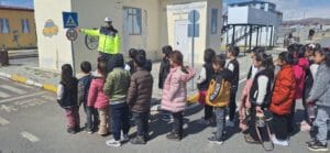 Kars’ta jandarmadan ilkokul öğrencilerine trafik eğitimi – Birlik Haber Ajansı