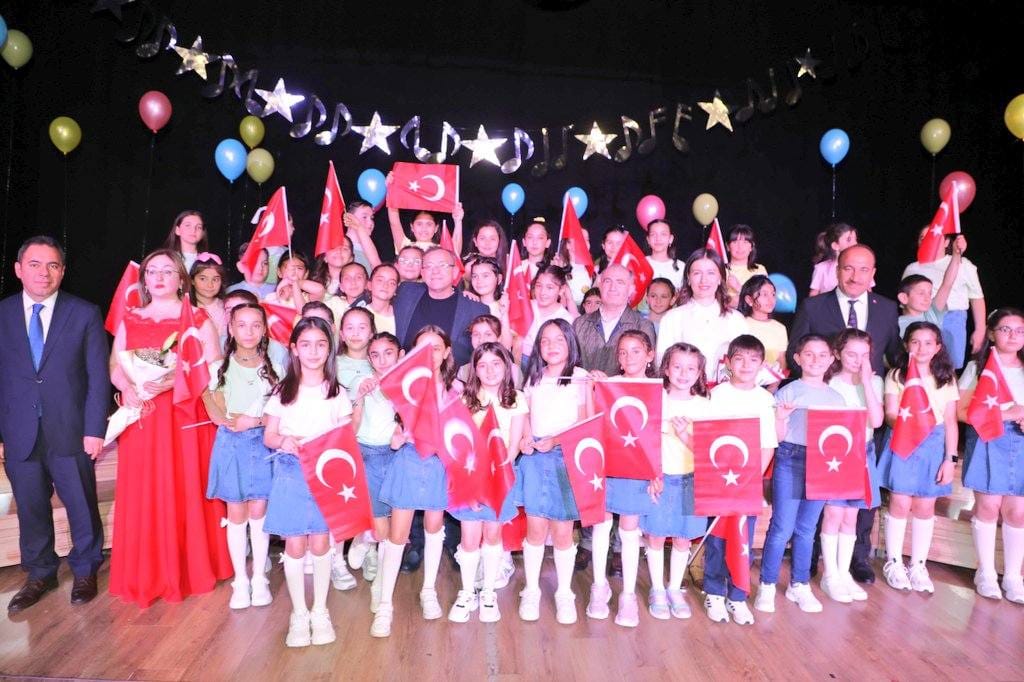 Vali Ziya Polat, 23 Nisan Çocuk Korosu Özel Konseri Programına katıldı – Birlik Haber Ajansı