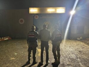 Kars’ta bir şahsın makatına sakladığı yasaklı madde doğal yollarla ele geçirildi – Birlik Haber Ajansı