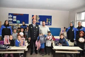 Emniyet Müdürü Mehmet Ömür Saka, Ataköy Şehit Turgay Karademir İlkokulunu ziyaret etti – Birlik Haber Ajansı