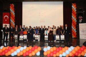 Kars’ta “Kafkas Projesi” kapsamında kitap okuyanlara ödülleri verildi – Birlik Haber Ajansı