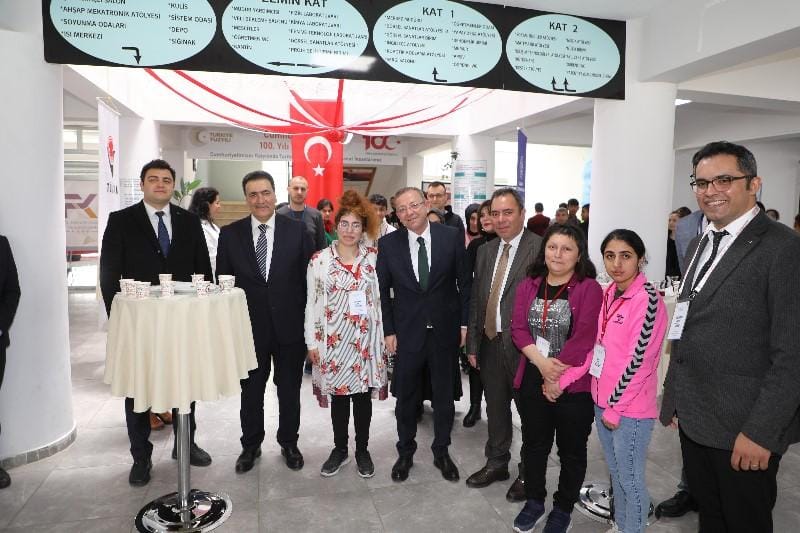 Kars’ta “En Özel Teknoloji Engelsiz STEAM Eğitimi” başladı – Birlik Haber Ajansı